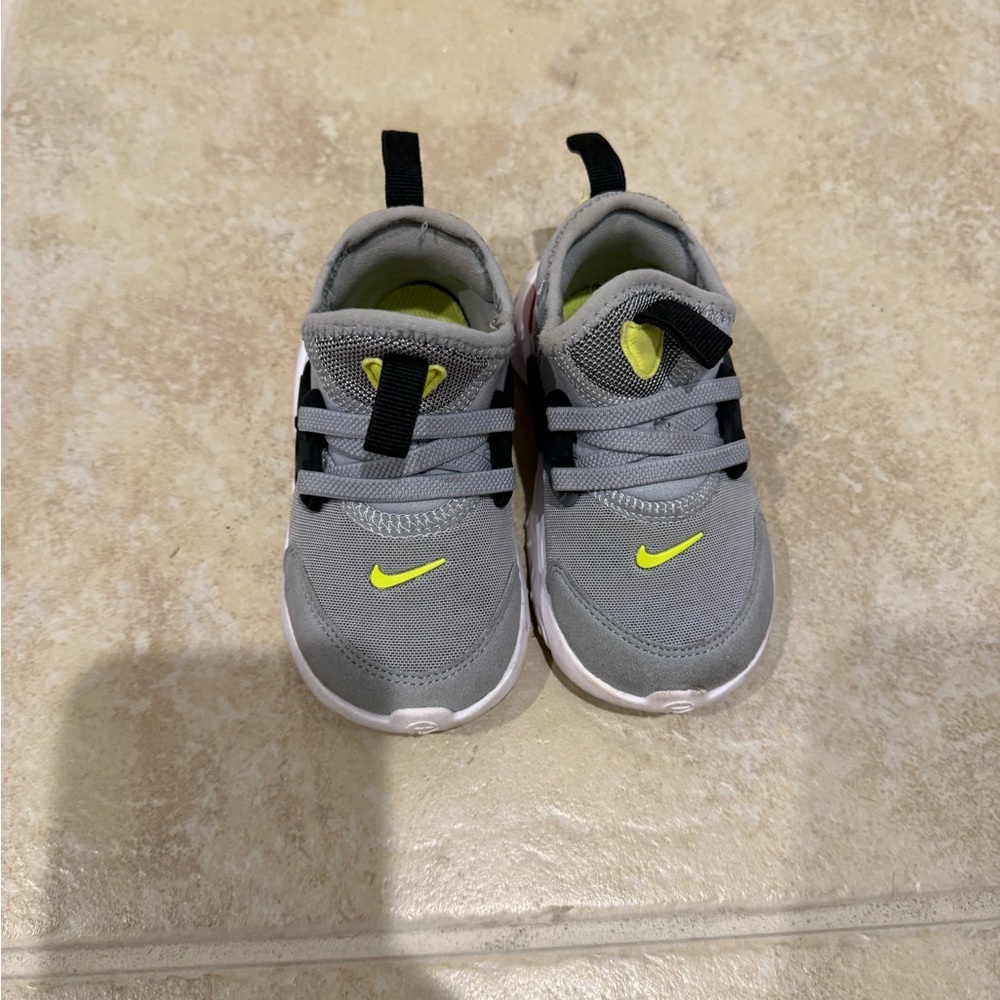 Nike Rt Presto (Td) Toddlers Style : Bq4004